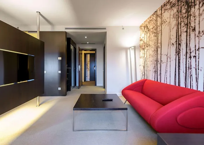 Ramada Plaza By Wyndham Bucharest Convention CenterAlbergo